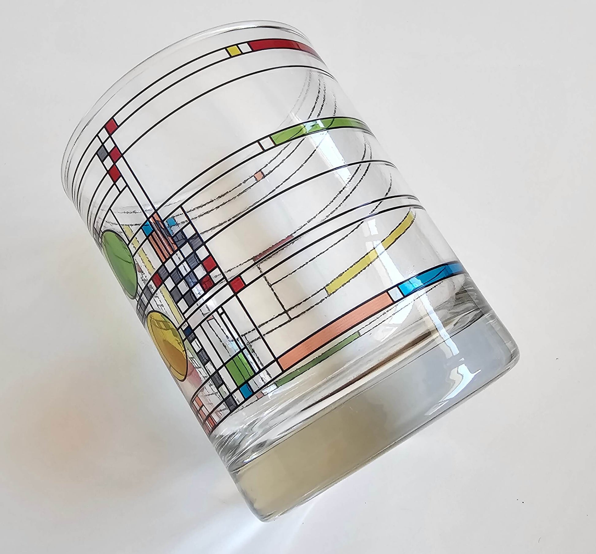 https://www.gawsygallery.com/cdn/shop/files/Frank-Lloyd-Wright-Art-Glasses-6.jpg?v=1693342306&width=1946